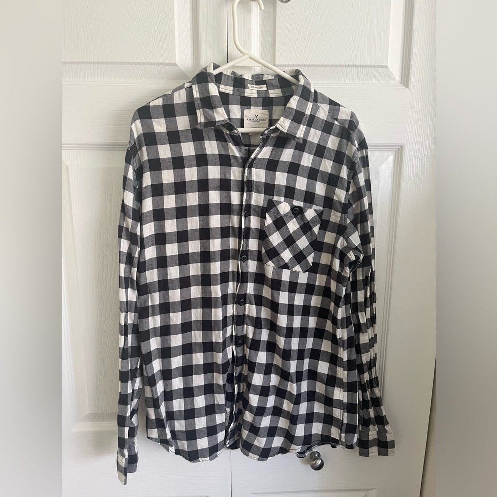 High quality and super soft flannel from American Eagle. Size Large.